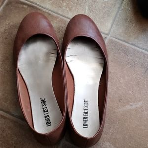 EUC Brown Flats